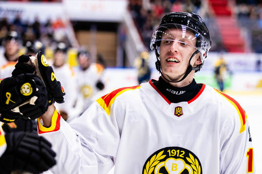 Brynäs Oliver Tärnström jublar