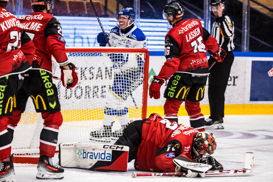 Malmö Redhawks målvakt Daniel Marmenlind deppar