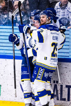 Leksands Kalle Östman och Lucas Elvenes jublar