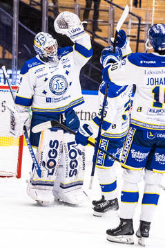 Leksands målvakt Mantas Armalis jublar