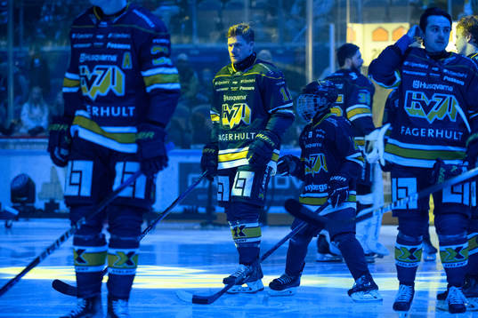 HV71s Simon Önerud innan ishockeymatchen i SHL mellan HV71