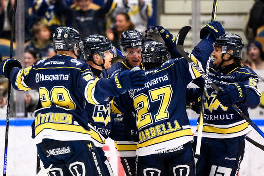 HV71s Oskar Stål-Lyrenäs jublar