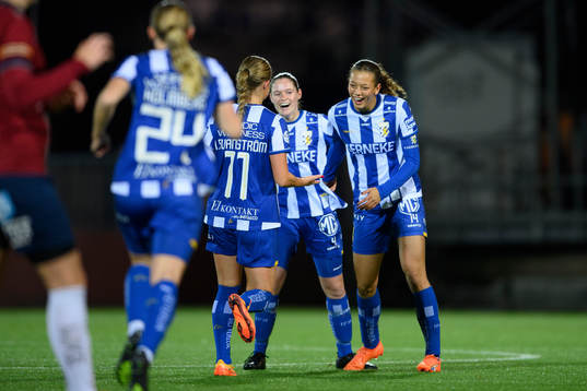 IFK Göteborgs spelare jublar
