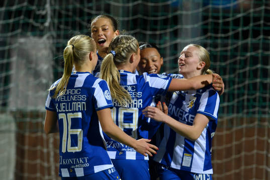 IFK Göteborgs spelare jublar