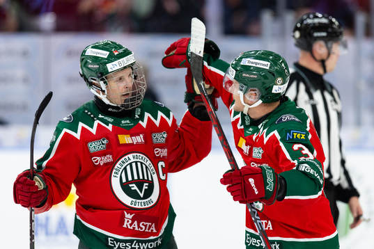 Frölundas Max Friberg jublar ihop med Nicklas Lasu