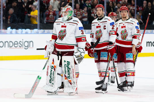 MoDos målvakt Olle Eriksson Ek, David Rundblad och Johan