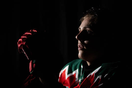Frölundas Max Lindroth innan ishockeymatchen i SHL mellan