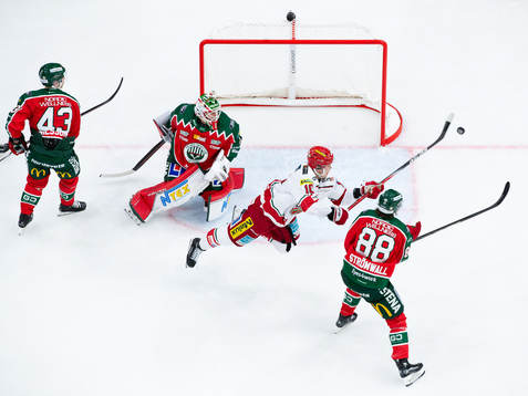 Frölundas Tom Nilsson, målvakt Lars Johansson och Malte