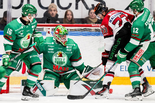 Rögles målvakt Christoffer Rifalk och Örebros Oliver