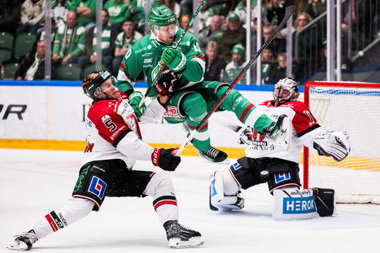 Rögles Rodrigo Abols och Örebros Gustav Backström och