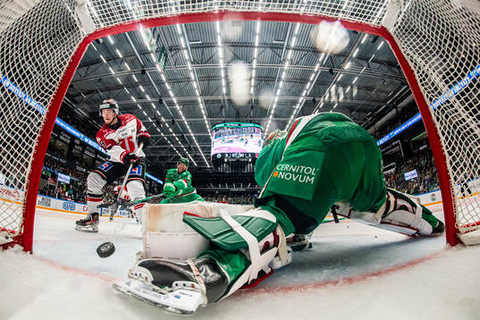Örebros Samuel Johannesson gör 3-2 målet bakom Rögles