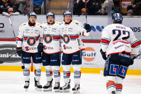 Växjös Kalle Kossila , Brian Cooper och Marcus Sylvegård