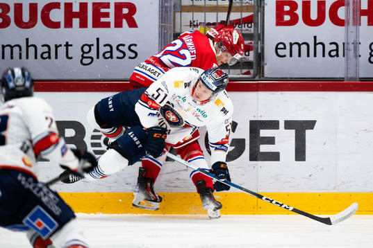 Timrås Dennis Värmhed och Växjös Emil Sylvegård
