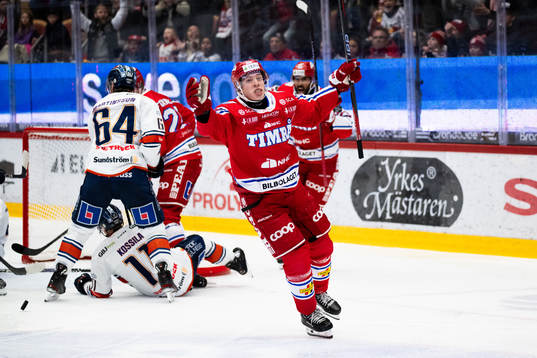 Timrås Oliver Johansson jublar