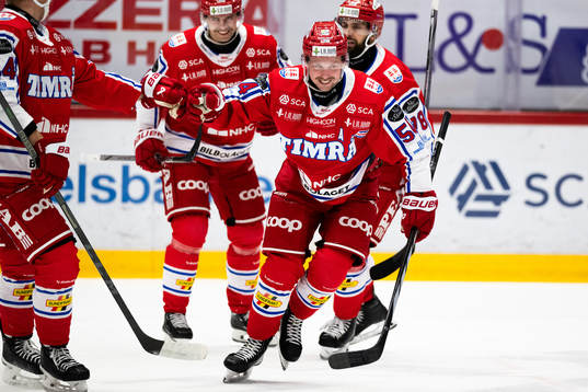 Timrås Jonathan Dahlén jublar
