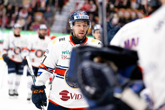 Växjös Robert Rosén jublar