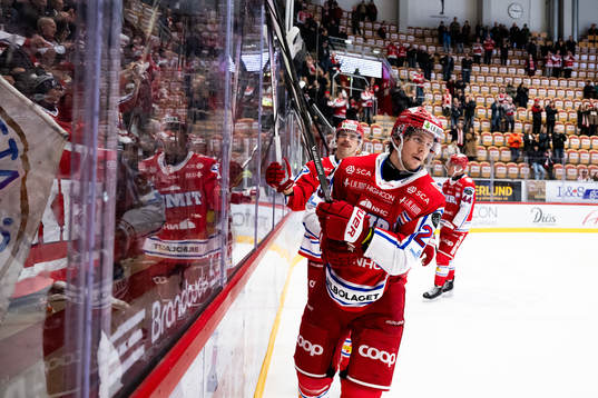 Timrås Filip Hållander jublar