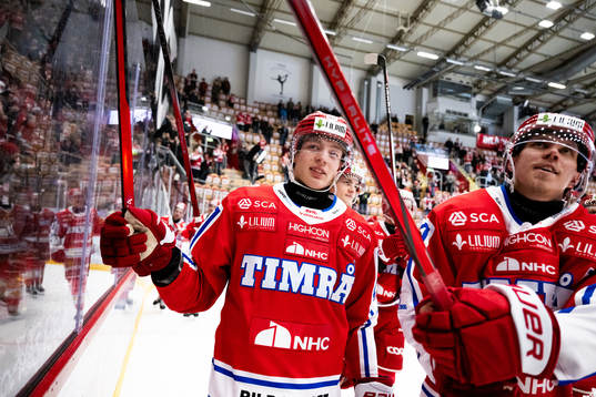 Timrås Oliver Johansson jublar