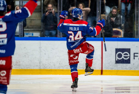 IK Oskarshamns Olli Palola jublar