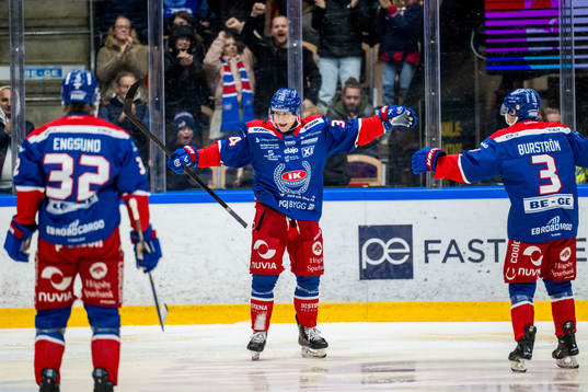 IK Oskarshamns Olli Palola jublar