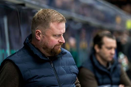 Linköping HCs tränare Klas Östman deppar