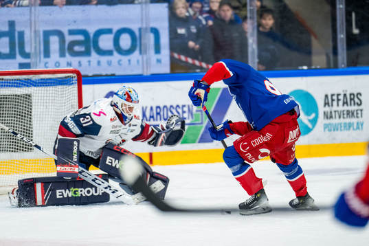 Linköping HCs målvakt Jesper Myrenberg och IK Oskarshamns
