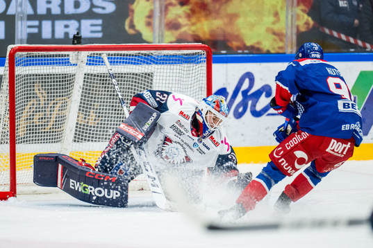 Linköping HCs målvakt Jesper Myrenberg och IK Oskarshamns