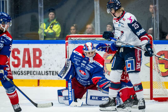 IK Oskarshamns målvakt Marek Langhamer och Linköping HCs