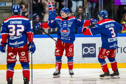 IK Oskarshamns Olli Palola jublar