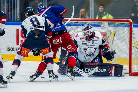 IK Oskarshamns Ahti Oksanen gör 4-2