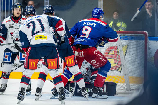 IK Oskarshamns Ahti Oksanen gör 4-2