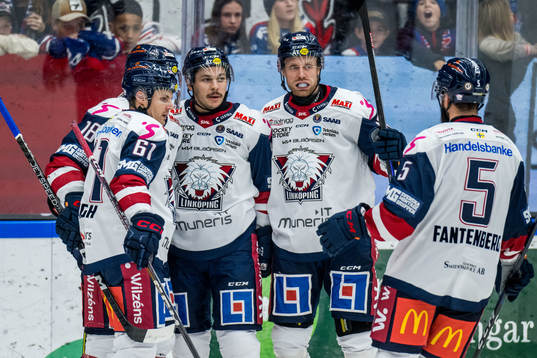Linköping HCs Ty Rattie jublar