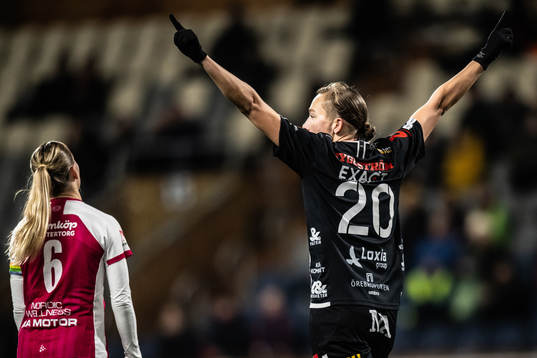 Örebros Jenny-Julia Danielsson jublar