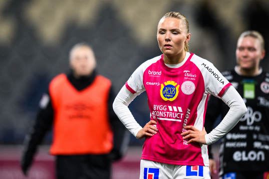 IK Uppsalas Louise Hvarfner deppar