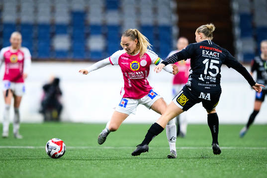 IK Uppsalas Agnes Nyberg och Örebros Ronja Karlsson