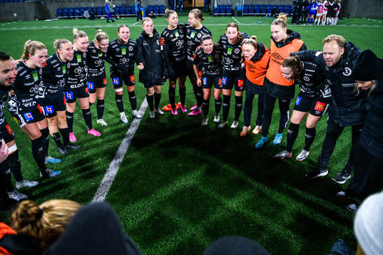 Örebros spelare jublar