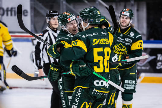 Björklövens Maxime Fortier jublar
