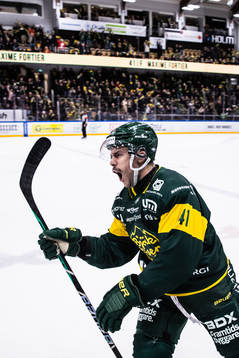 Björklövens Maxime Fortier jublar