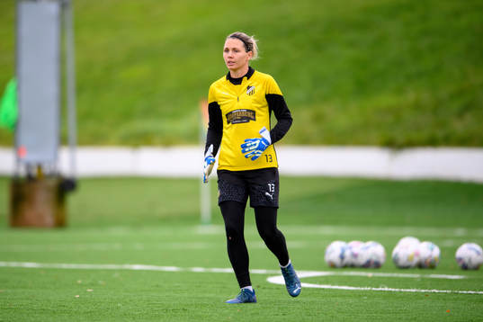 målvakt Jennifer Falk