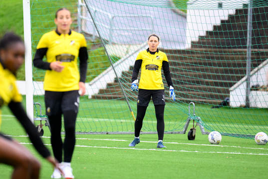 målvakt Jennifer Falk