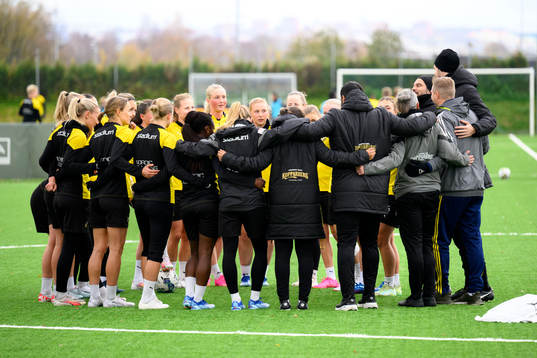 Häckens spelare samlas