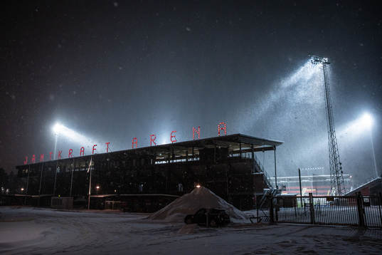 Exteriör av Jämtkraft Arena i snö