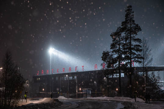 Exteriör av Jämtkraft Arena i snö