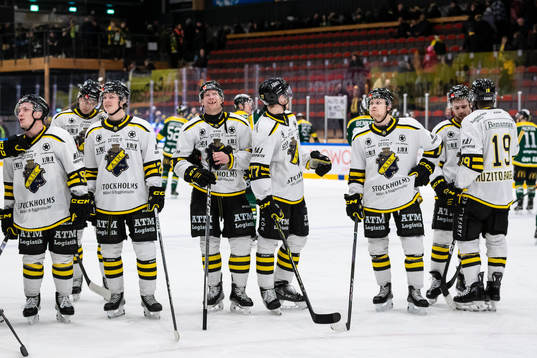 AIKs spelare jublar