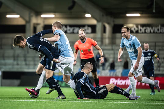 Utsiktens Albin Skoglund och Lucas Hedlund mot Gefles