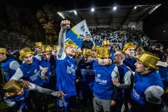Oddevolds spelare jublar