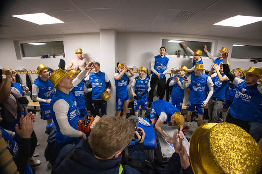 Oddevolds spelare jublar
