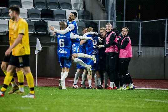Oddevolds Oscar Iglicar Berntsson har gjort 2-0 och jublar