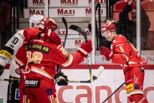 Kalmars Erik Norén jublar