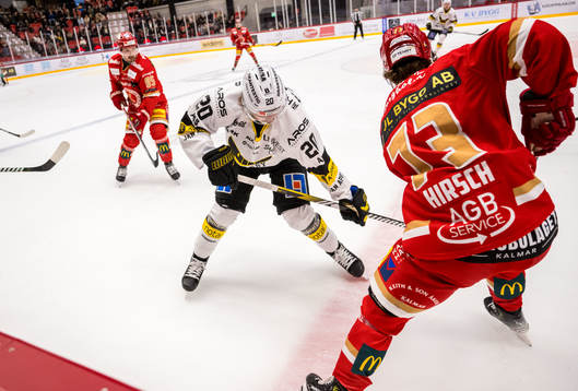 Västerås IKs Erik Flood och Kalmar HCs Adam Hirsch
